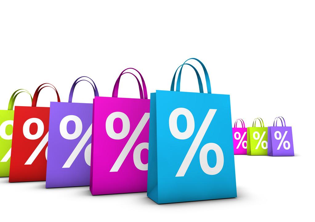 购物袋 %折扣,折扣, 销售和商店提供有大量的彩色购物袋的概念与孤立